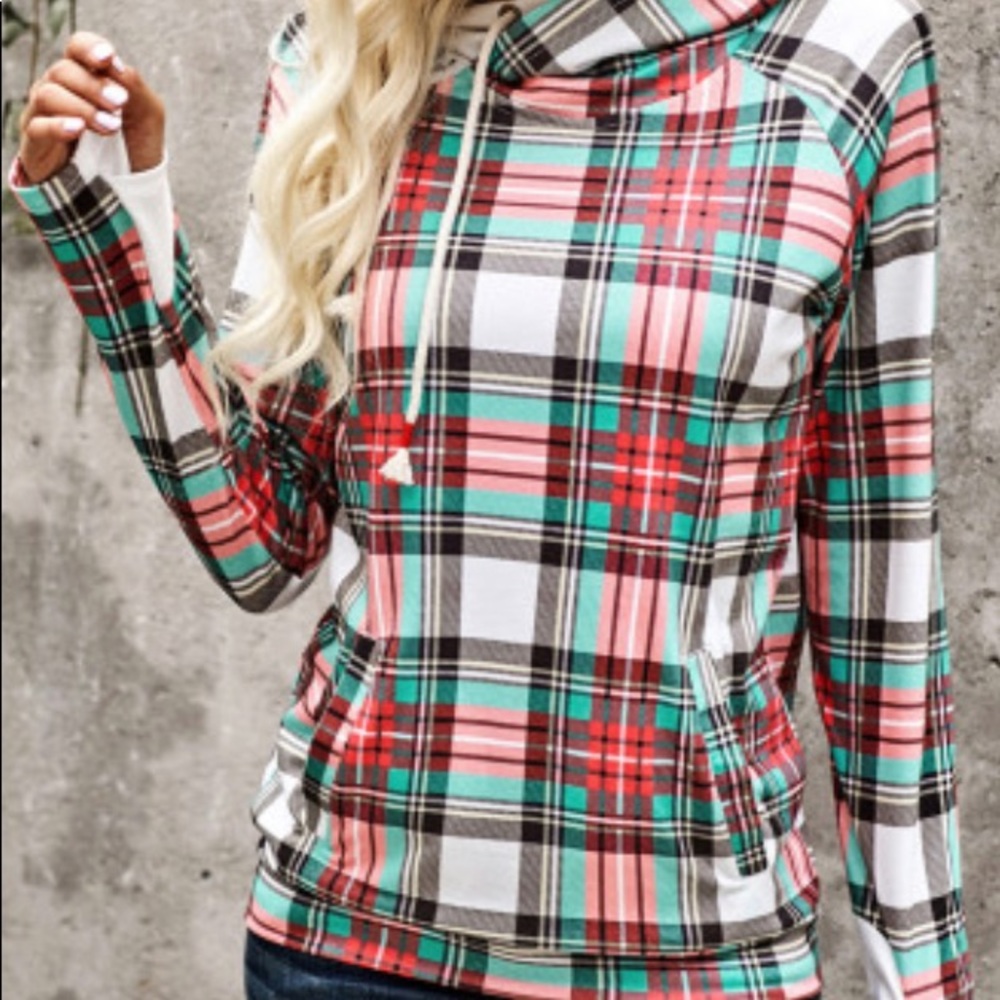 โญ๏ธHPx3โญ๏ธโข Plaid Cowl Neck Drawstring Hoodie w/ Thumb Holes - Picture 2 of 8
